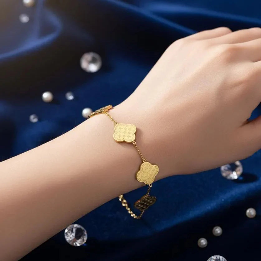 Gold-Plated Stainless Steel Clover Bracelet Cosmia