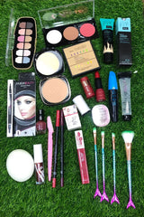 17 in 1 Makeup Deal Cosmia.pk