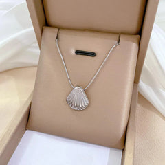 Silver-Toned Scallop Shell Pendant Necklace Cosmia