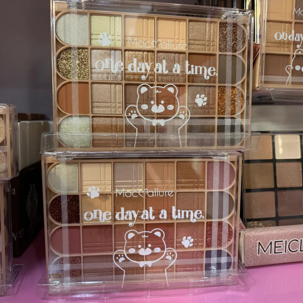 Mocallure One Day at a time Eyeshadow Palette - 24 Colors Mocallure