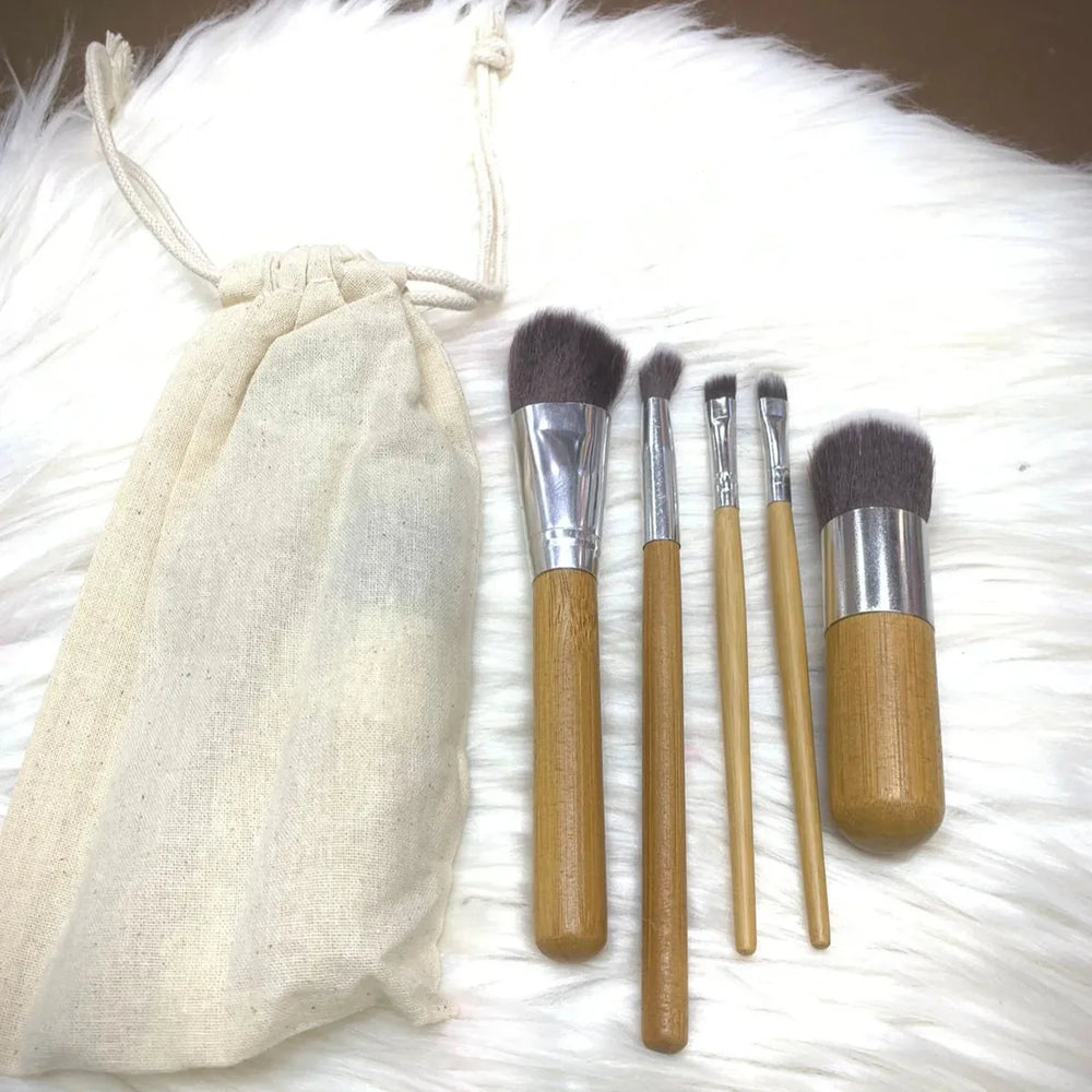 5in1 high quality wood makeup brush set Cosmia.pk