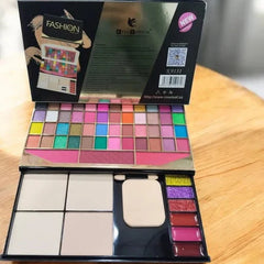 B B Professional Makeup Kit B B Professional