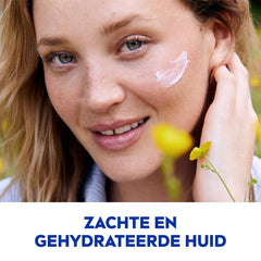 Nivea Soft Refreshingly Soft Moisturizing Cream, Jojoba Oil + Nivea