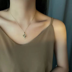 Stainless Steel Screw Pendant Necklace – Bold & Modern Style Cosmia