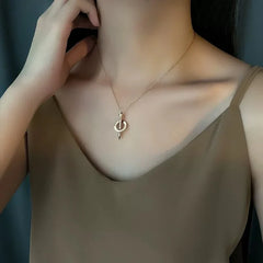 Stainless Steel Screw Pendant Necklace – Bold & Modern Style Cosmia