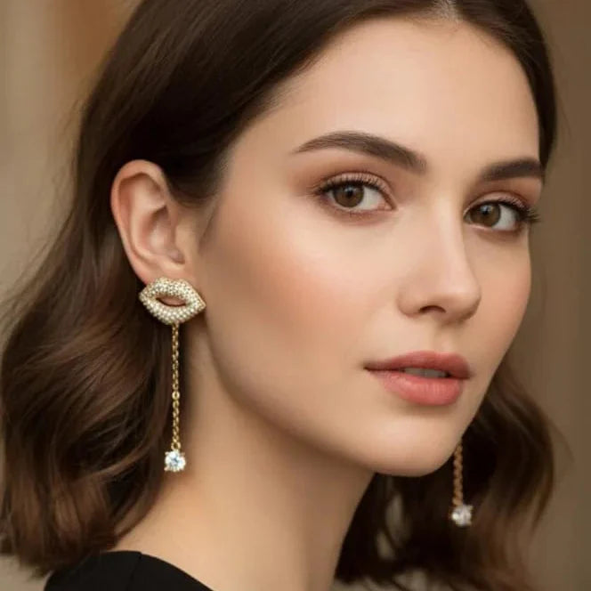 Gold Lips Pearl Drop Earrings – Glamorous Elegance with a Playful Twist Cosmia