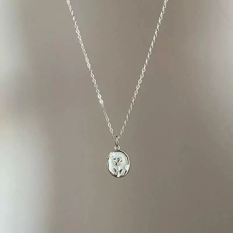 Silver Relief Round Enamel Tulip Flower Pendant – Elegant Artistic Floral Jewelry Cosmia