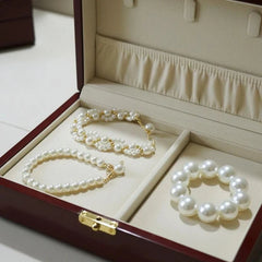 3 line pearl bracelet Cosmia