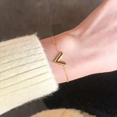 Luxury Design Stainless Steel Letter V Bracelet Cosmia