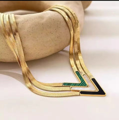 Snake V Necklace Cosmia