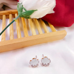 Four-Leaf Clover Stud Earrings Cosmia