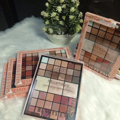 Mocallure Eyeshadow + Highlighter palette Mocallure