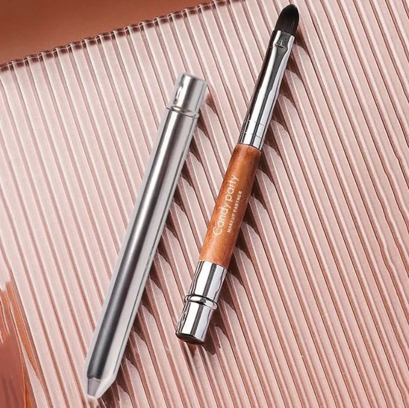 MUF304 Concealer Lip Brush with Wood Handle & Aluminium Tube MUF