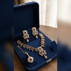Elegant Zircon Necklace Set – Sparkling Sophistication Cosmia