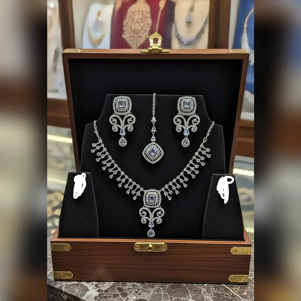 Elegant Zircon Necklace Set – Sparkling Sophistication Cosmia