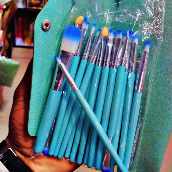 12 Pcs Brush Set Cosmia.pk