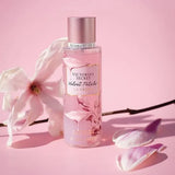 Victoria’s Secret Velvet Petals La Crème Body Mist – 250 ml