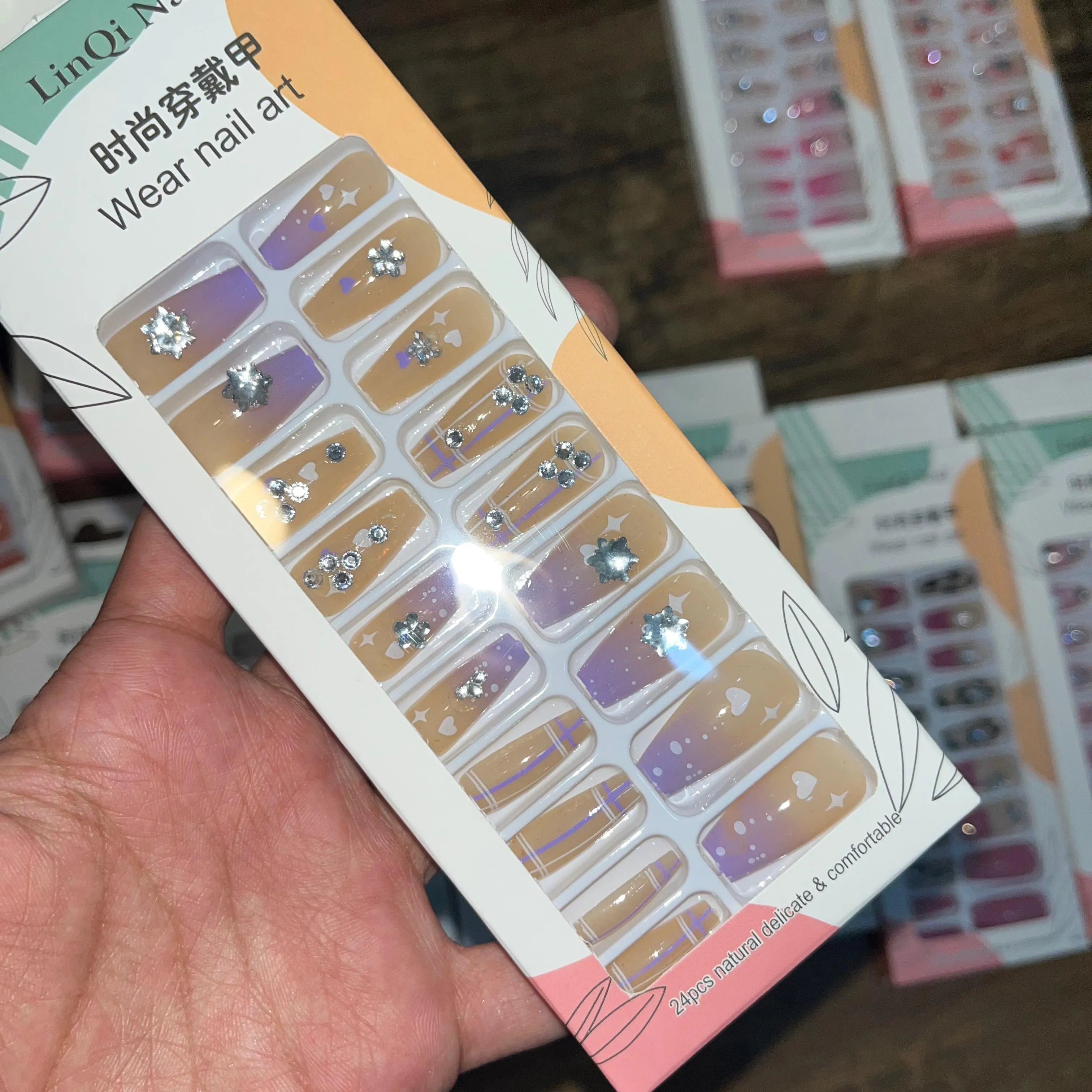 Linqi Artifical Nails With Free Stickers (24Pcs) Linqi