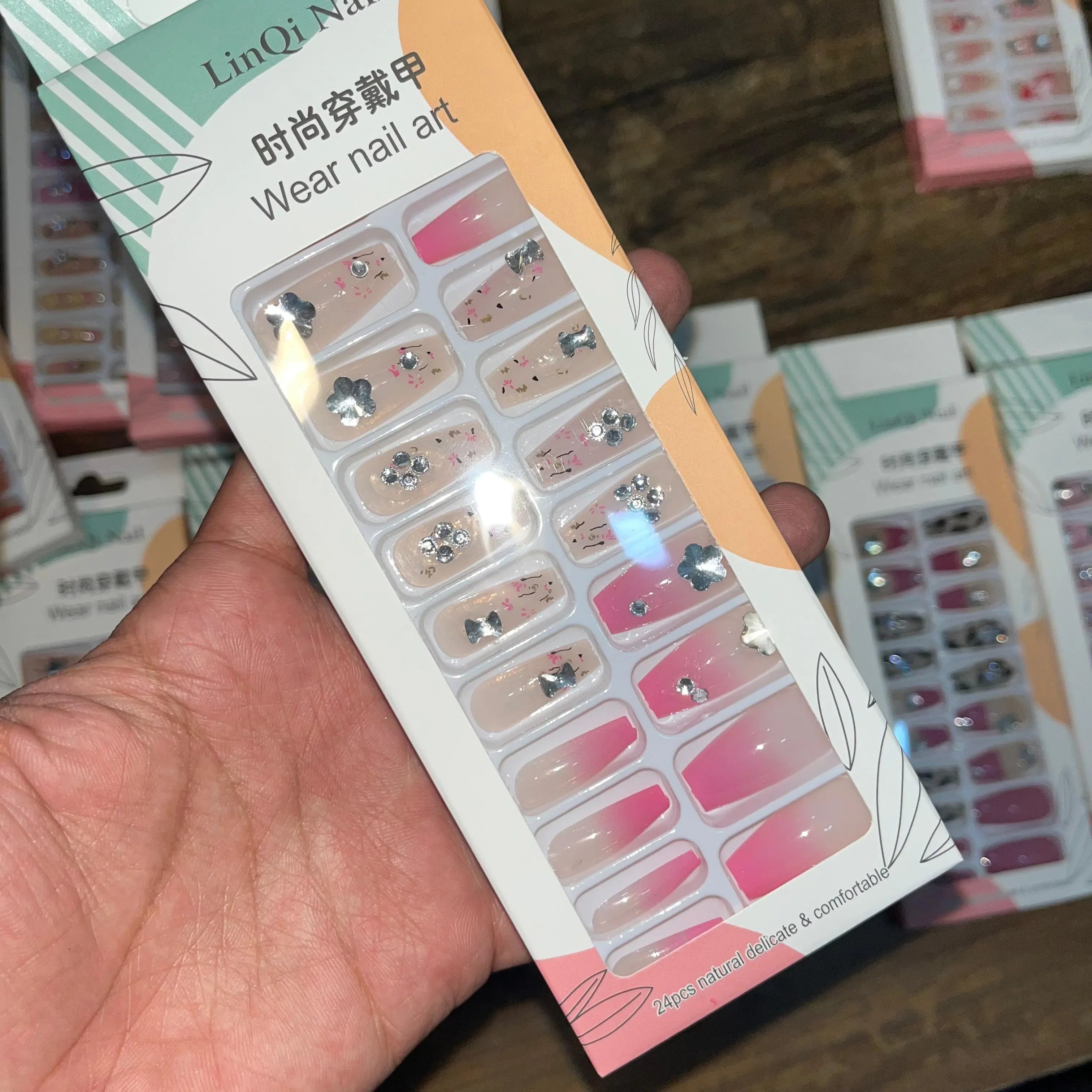 Linqi Artifical Nails With Free Stickers (24Pcs) Linqi