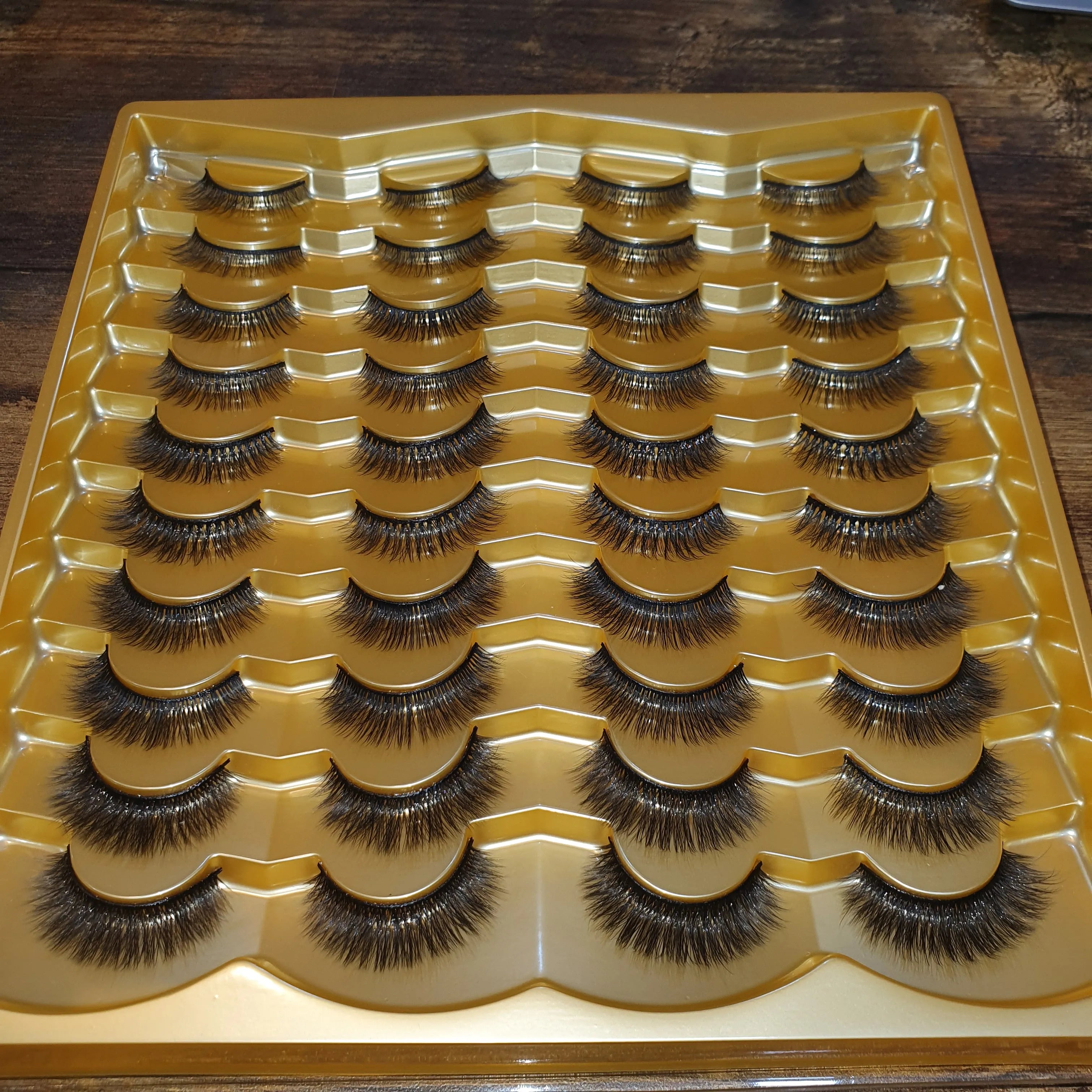 20 pairs 100% super HANDMADE Heavy & Simple Look Lashes Cosmia.pk