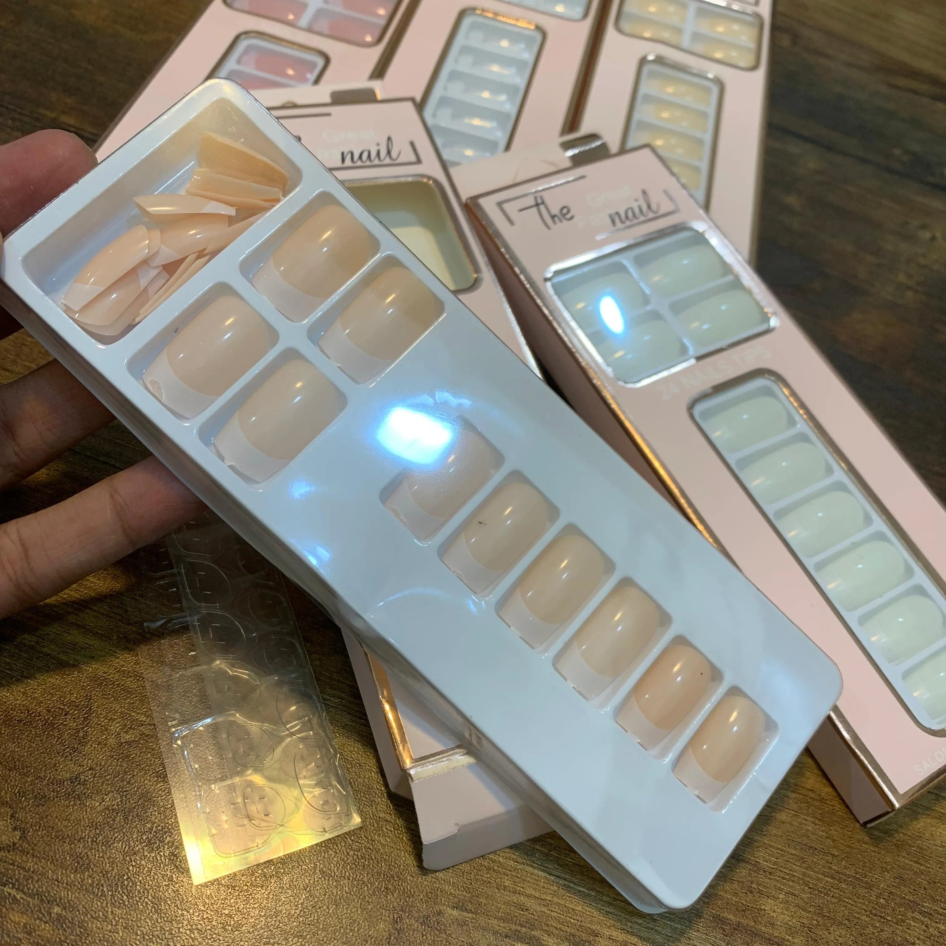 24 Pcs Artificial Nails For Women Cosmia.pk