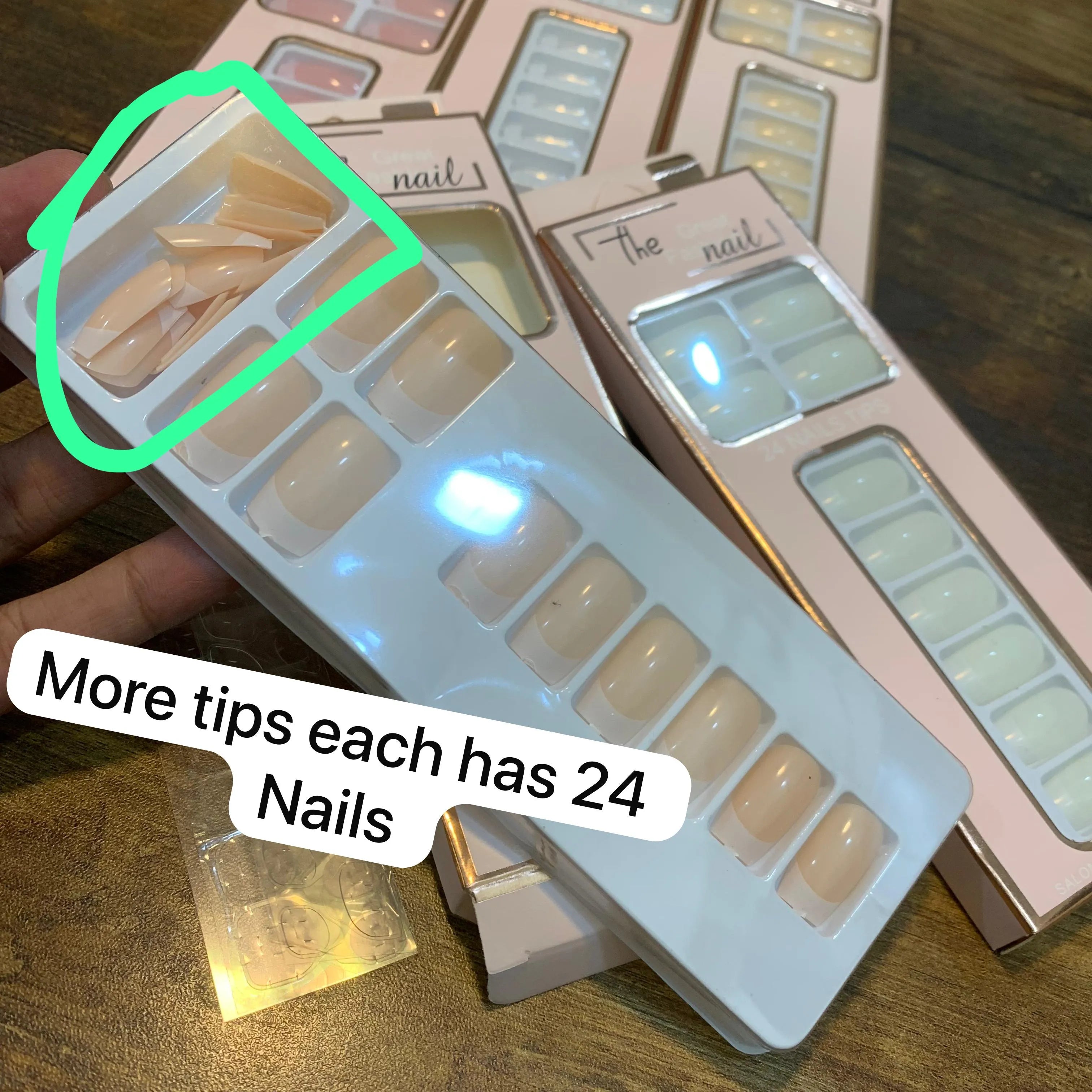 24 Pcs Artificial Nails For Women Cosmia.pk