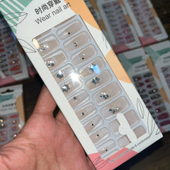 Linqi Artifical Nails With Free Stickers (24Pcs) Linqi
