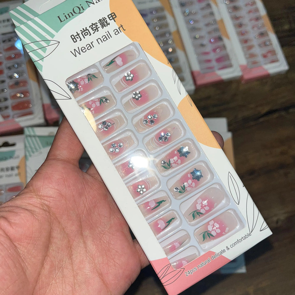 Linqi Artifical Nails With Free Stickers (24Pcs) Linqi