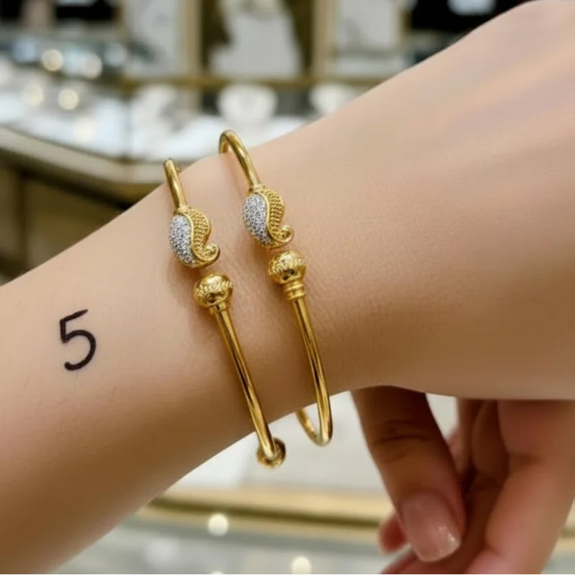2-Piece Bangles Set – Elegant and Beautiful Cosmia