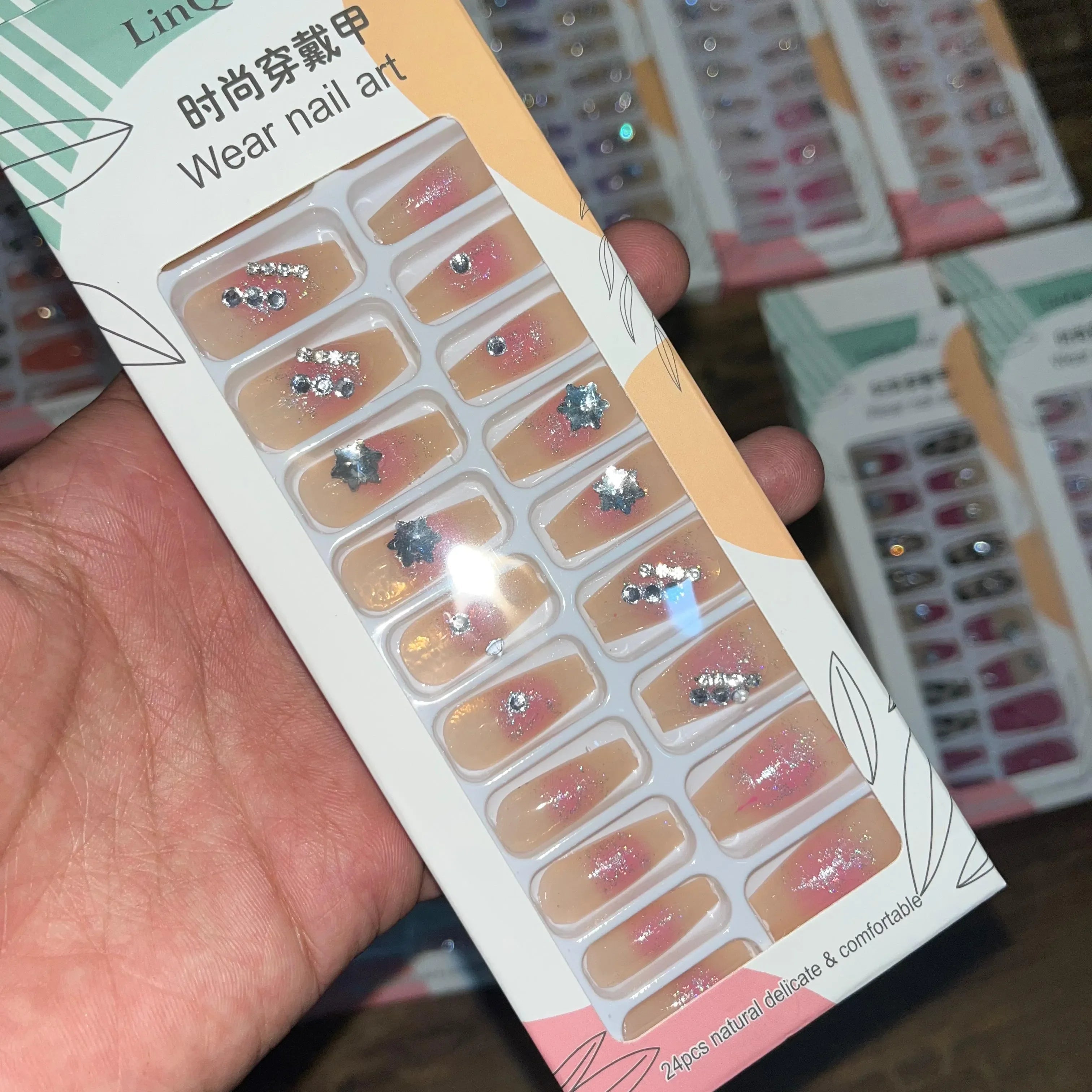 Linqi Artifical Nails With Free Stickers (24Pcs) Linqi