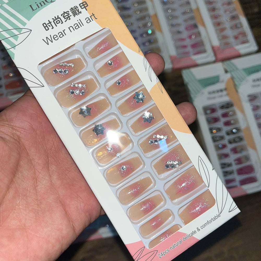 Linqi Artifical Nails With Free Stickers (24Pcs) Linqi
