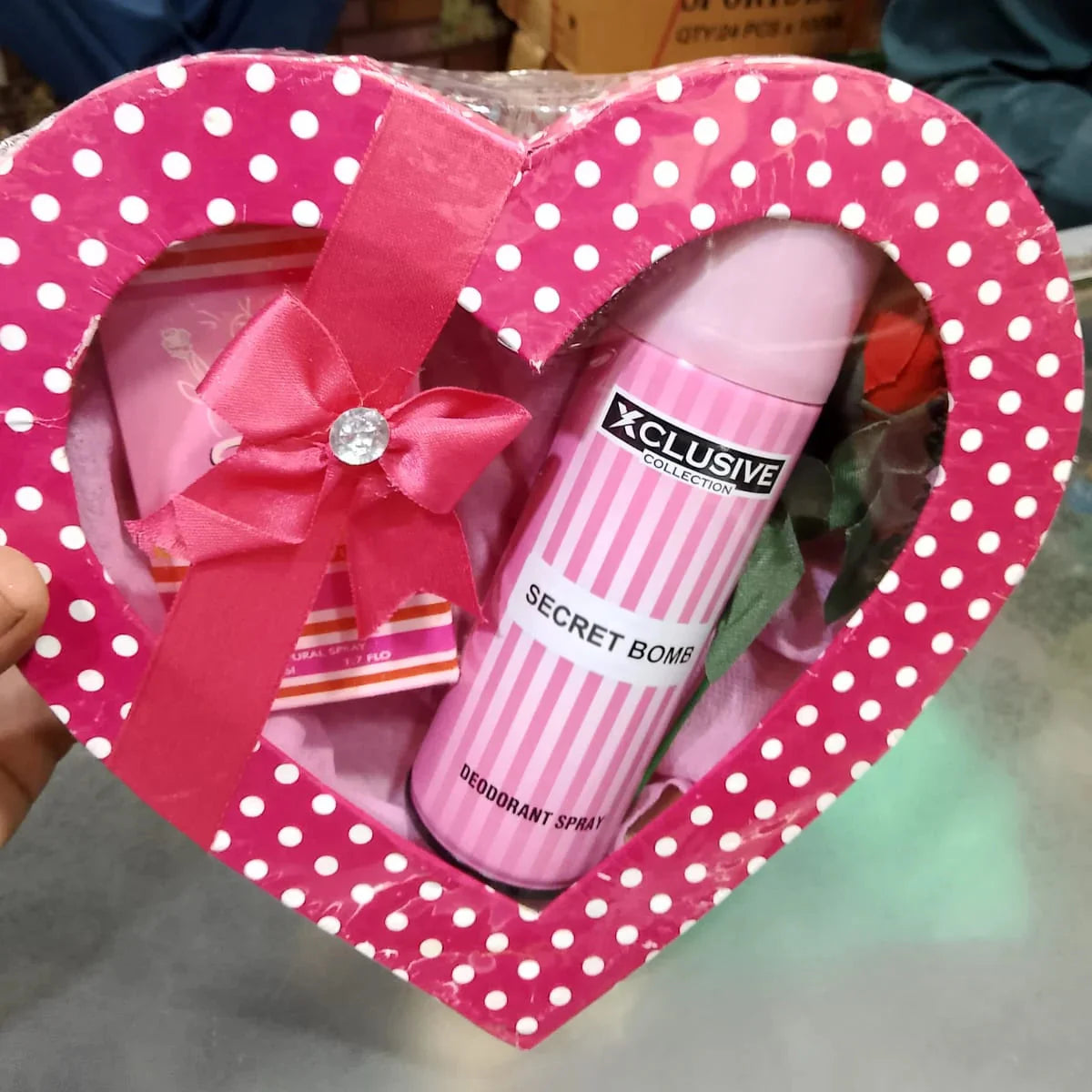 Heart Shape Gift Pack 2 Pcs Perfume 35ml + 200ml Body Spray Set Cosmia.pk