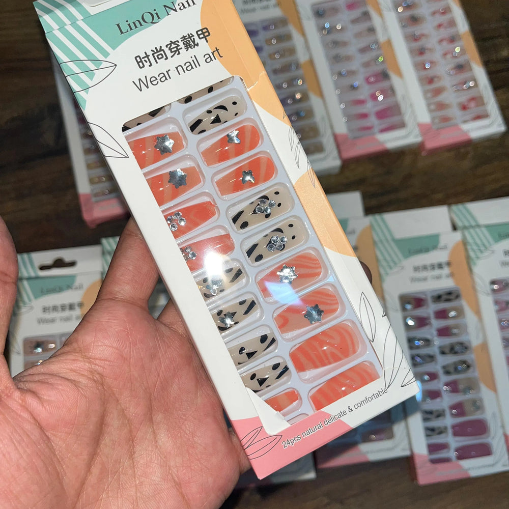 Linqi Artifical Nails With Free Stickers (24Pcs) Linqi