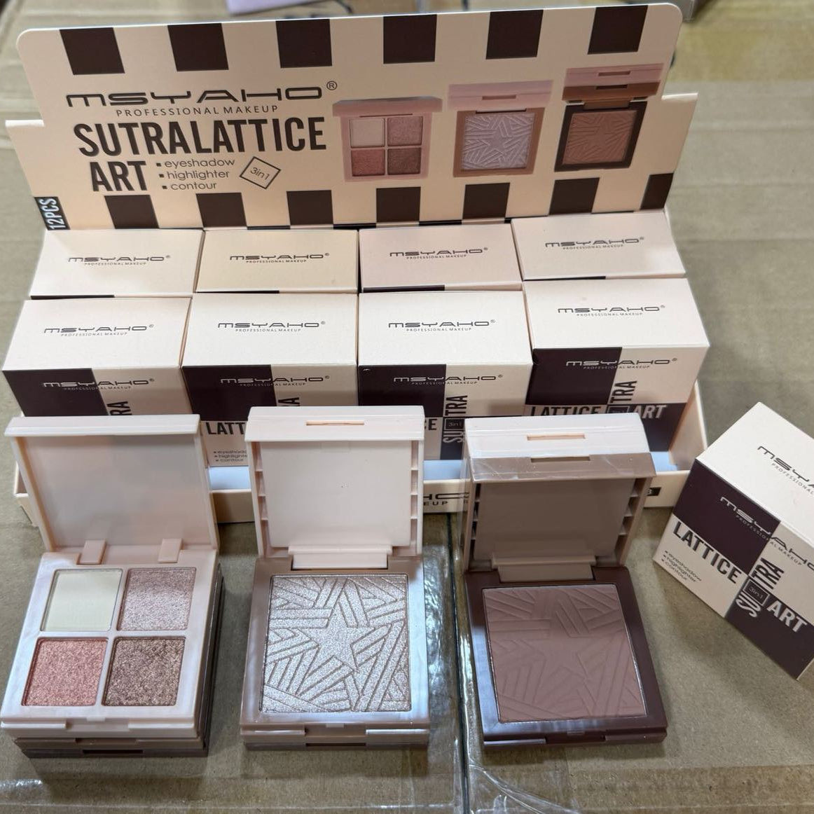 Msyaho 3 in 1 Eyeshadow, Highlighter & Contour Kit Msyaho
