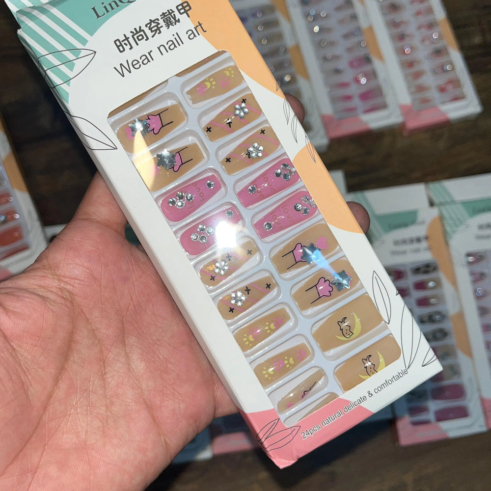 Linqi Artifical Nails With Free Stickers (24Pcs) Linqi