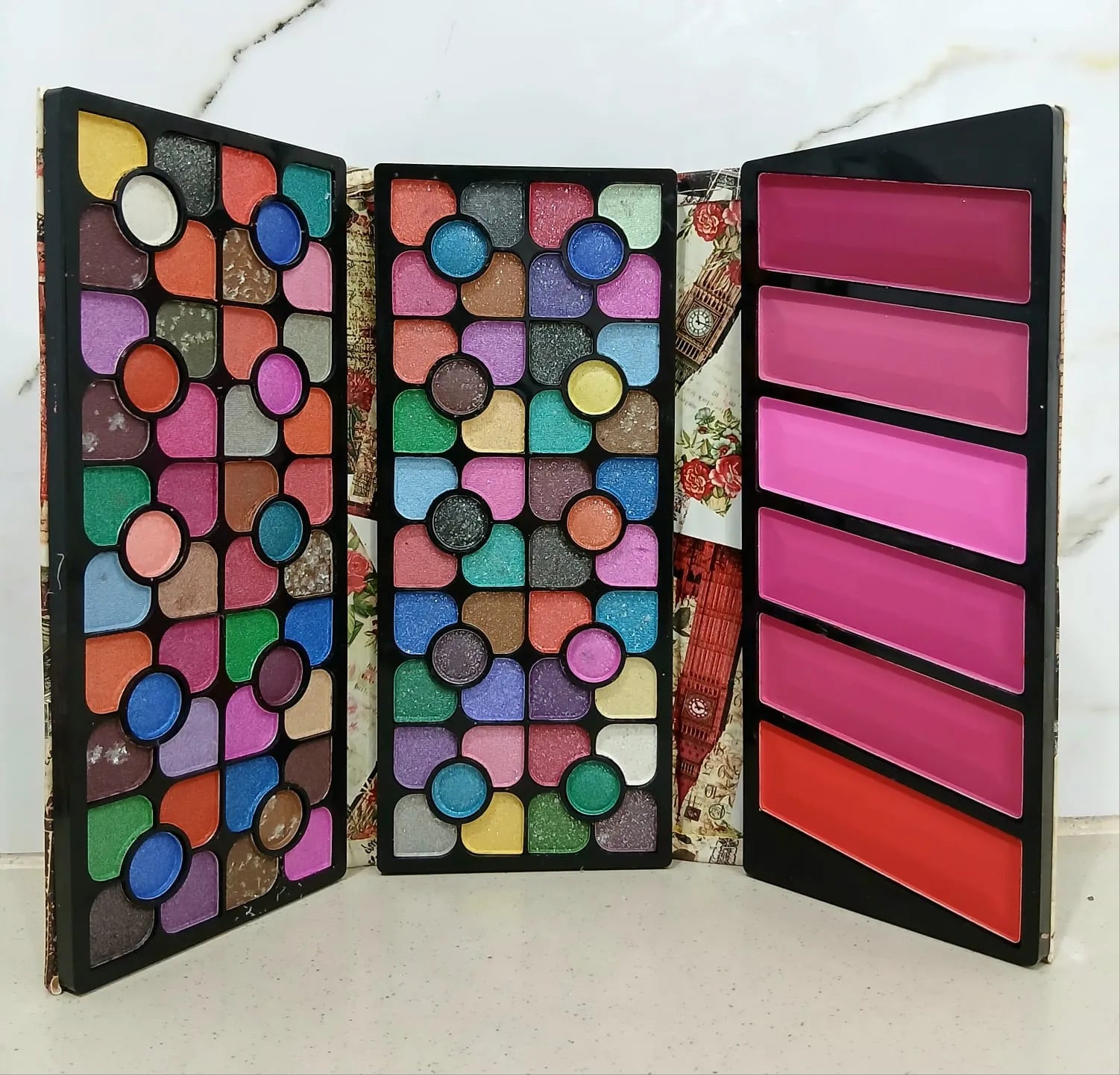 Miss Ayesha 100 Color Eyeshadow Palette & 6 Color Blush-on Miss Ayesha