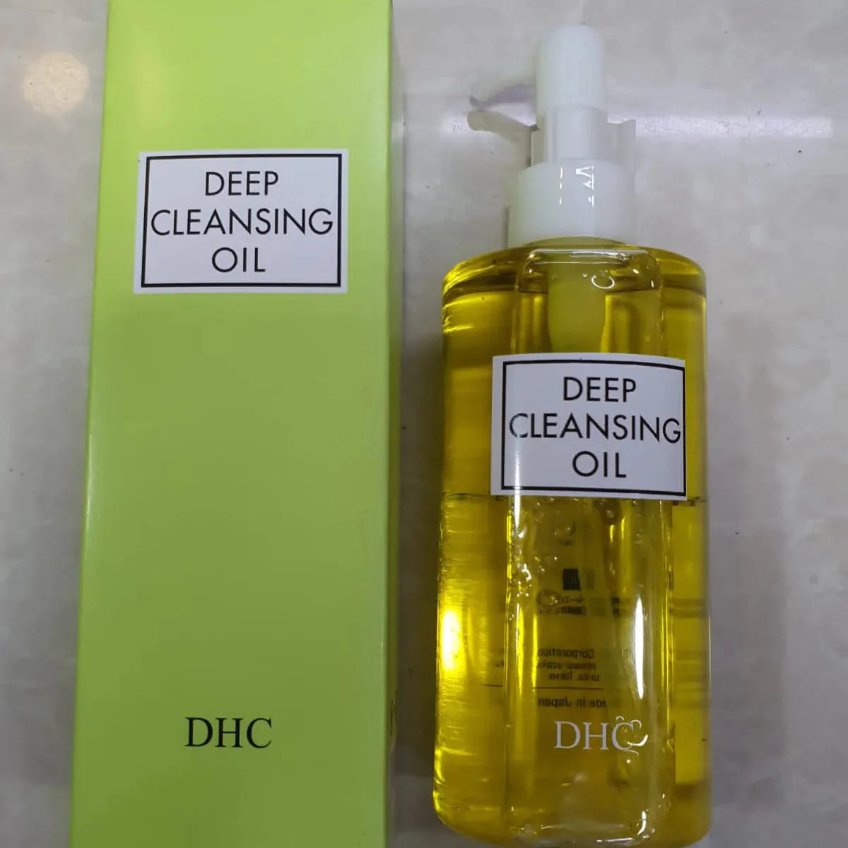 DHC's 'Deep Cleansing Oil' Cleans the Skin of Dirt and Debris 200ml DHC