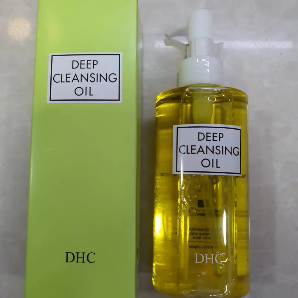 DHC's 'Deep Cleansing Oil' Cleans the Skin of Dirt and Debris 200ml DHC