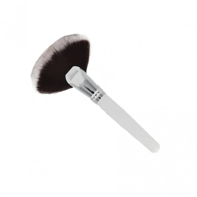 Highlighter Fan Brush Cosmia.pk