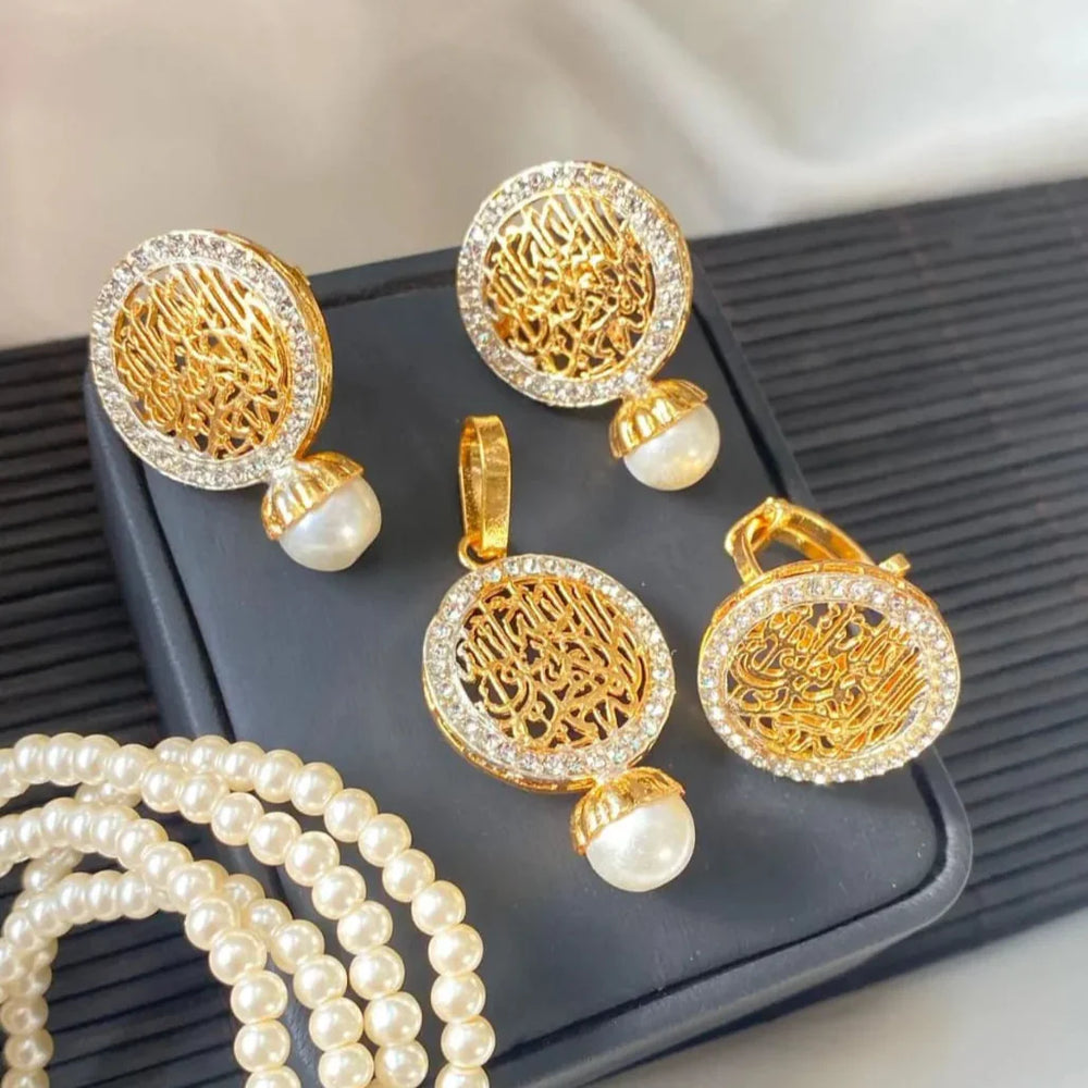 Kalma E Tayyaba pendant set with earrings and a pearl chain Cosmia