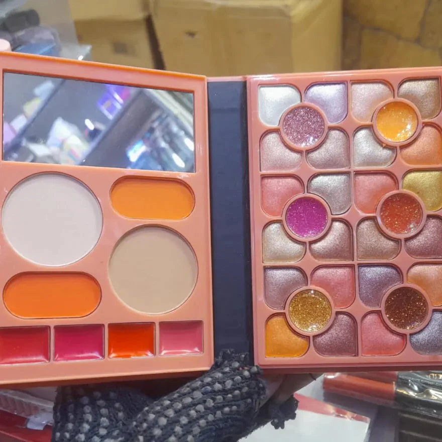 Kids Eyeshadow kit Cosmia.pk