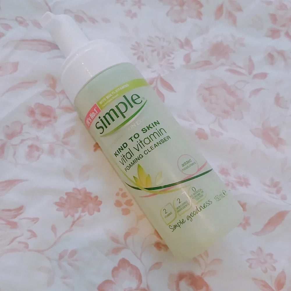 Simple Kind to Skin Vital Vitamin Foaming Cleanser  - 150ml Simple