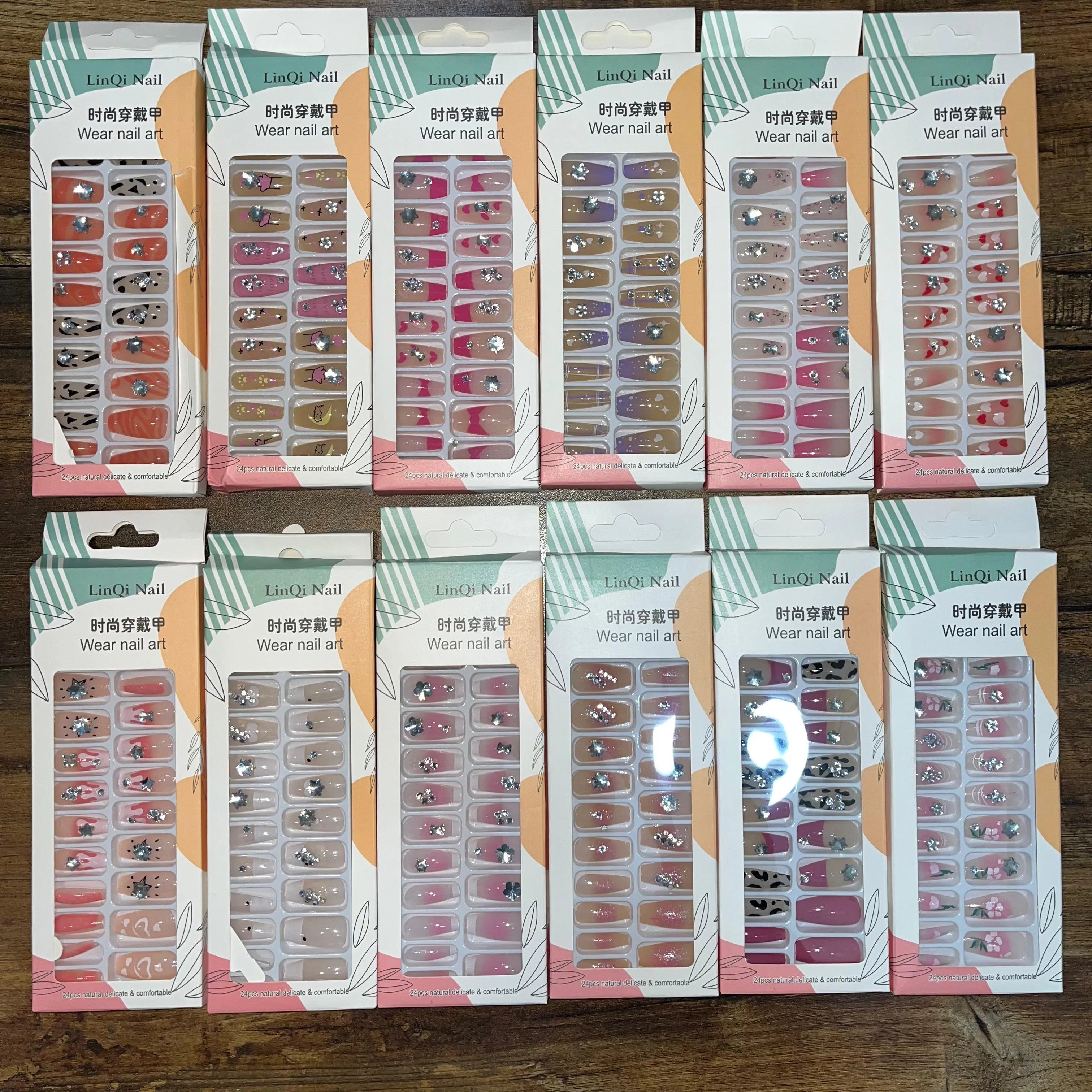 Linqi Artifical Nails With Free Stickers (24Pcs) Linqi