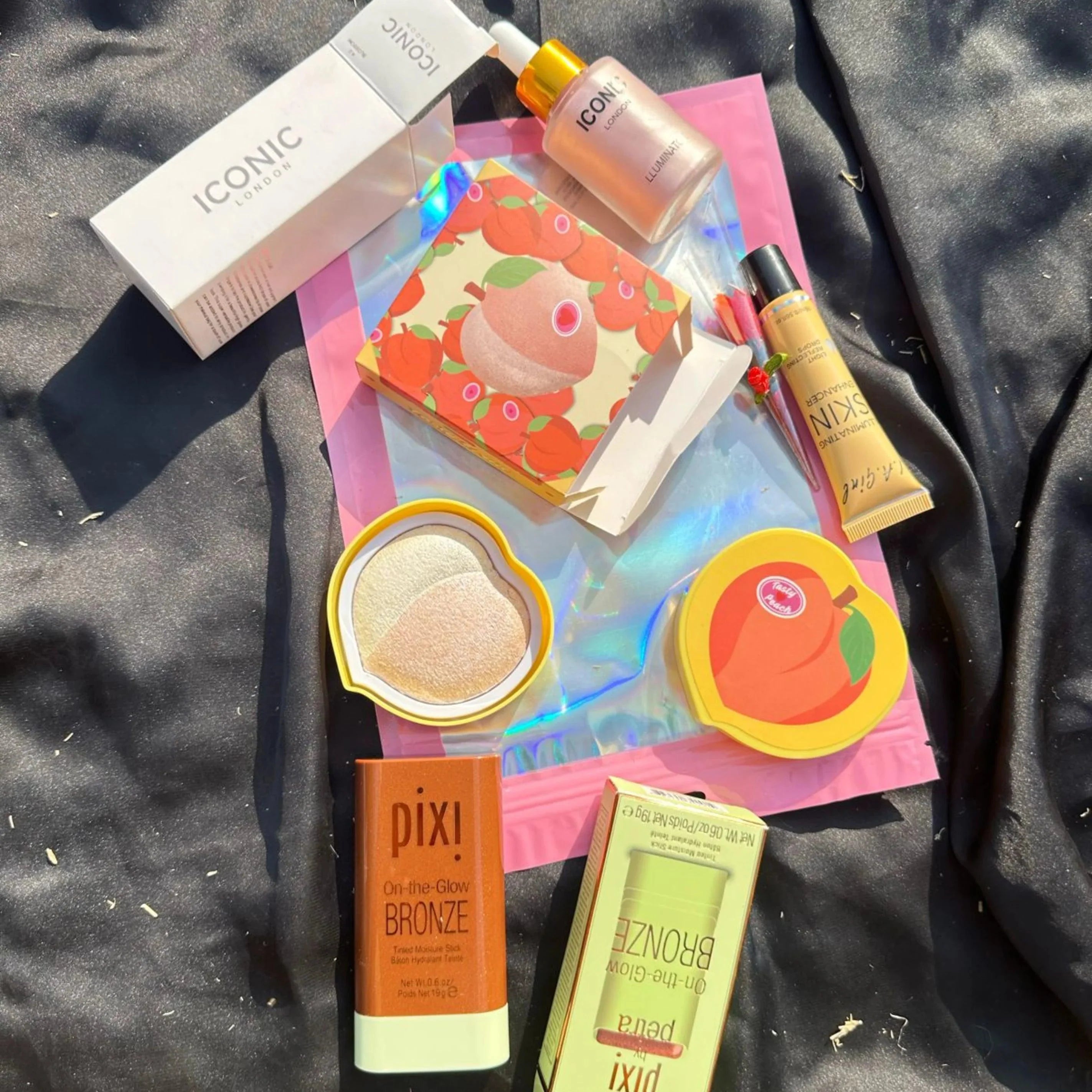 4 In 1 - Highlighter Deal Cosmia.pk