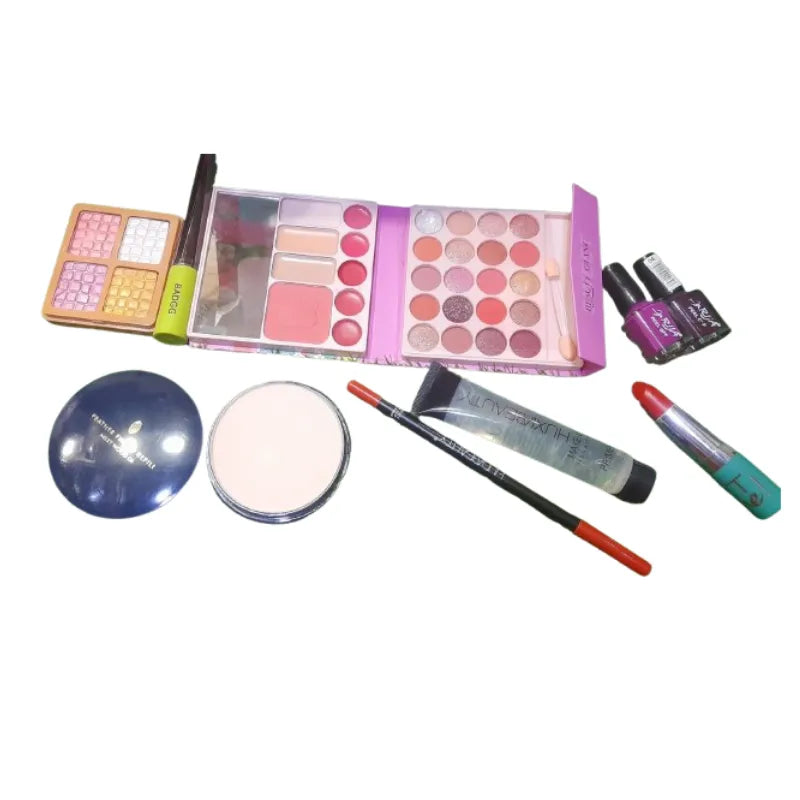 8‑in‑1 Makeup Deal Cosmia.pk