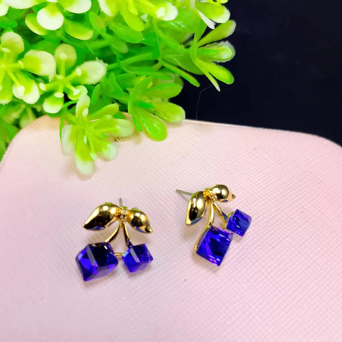 Crystal Stone Design Earrings Cosmia