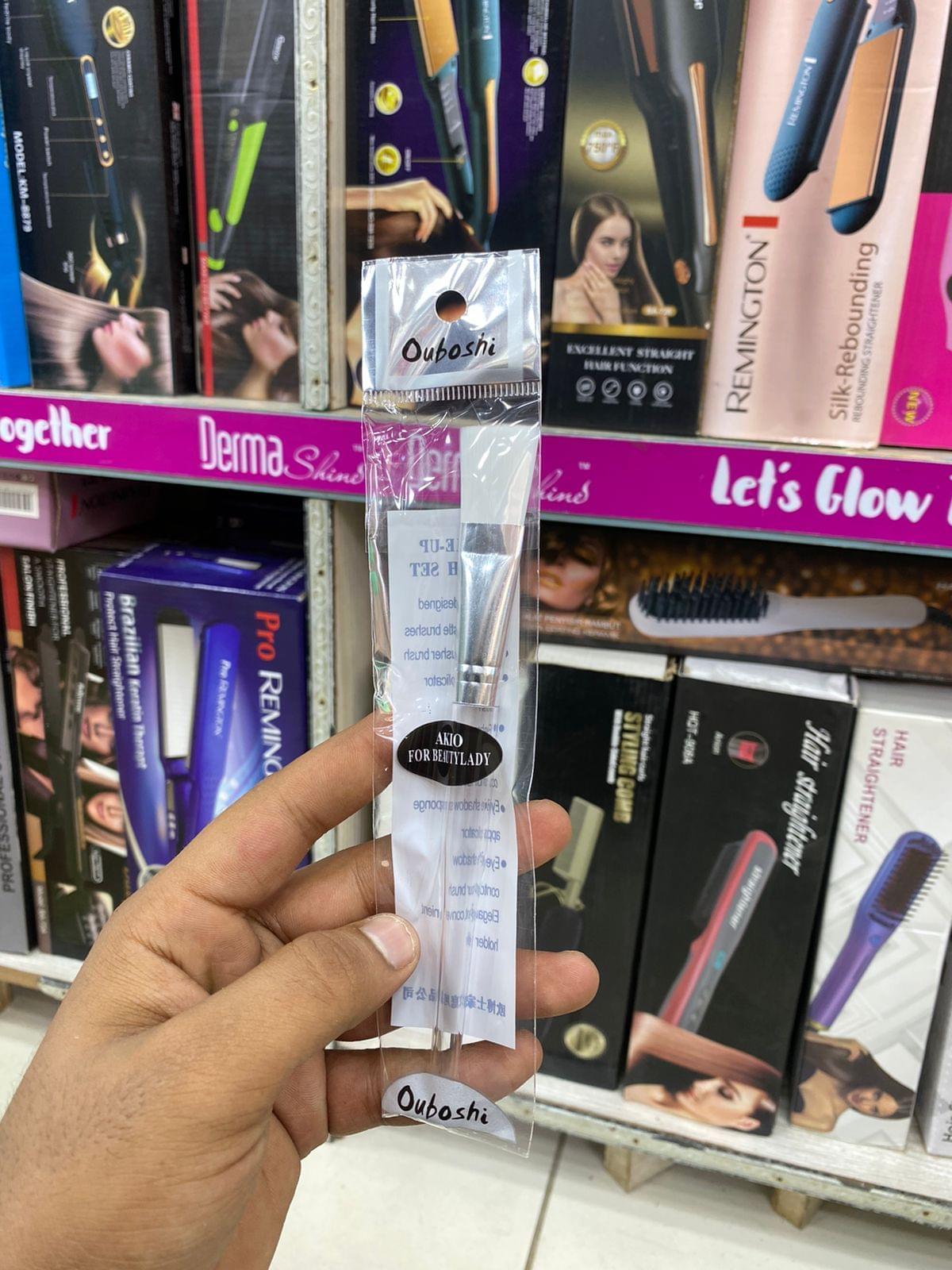 Blush-On Brushes – Perfect Precision for a Flawless Glow Cosmia.pk