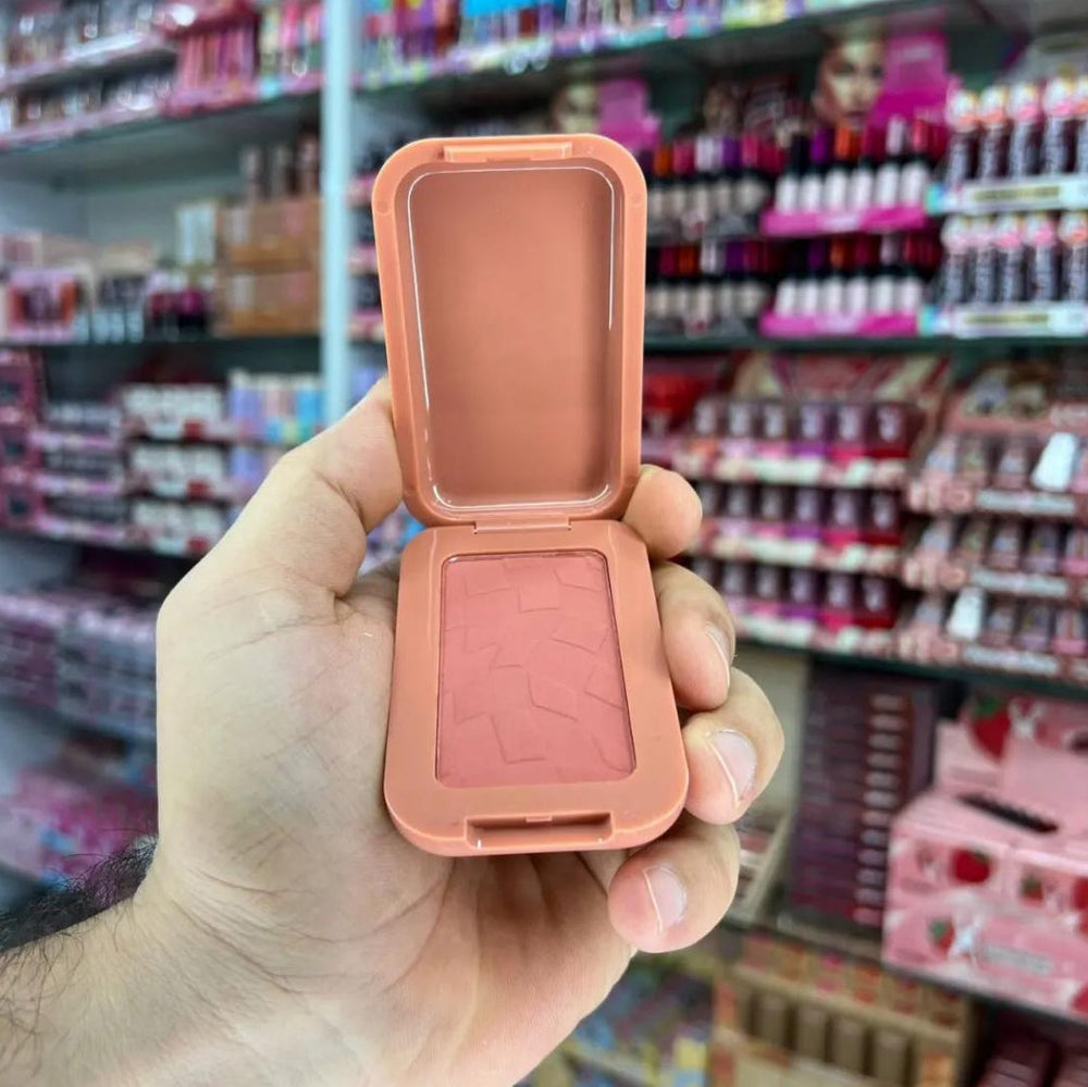 Hudamoji Matte Blush On Huda Moji