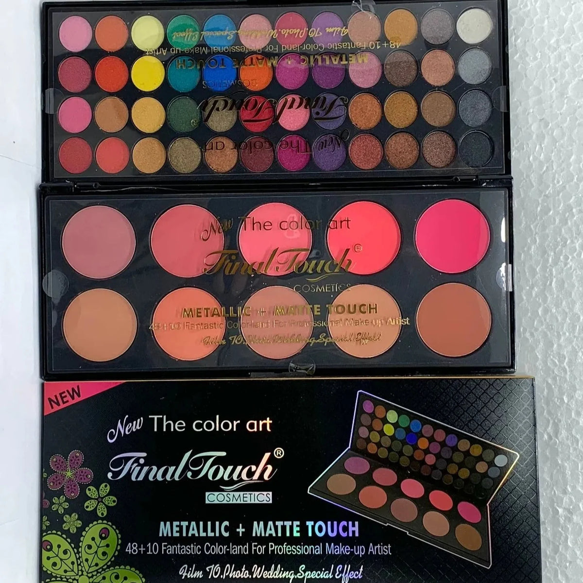Final Touch Eyeshadow Palette – Metallic & Matte Touch Final touch