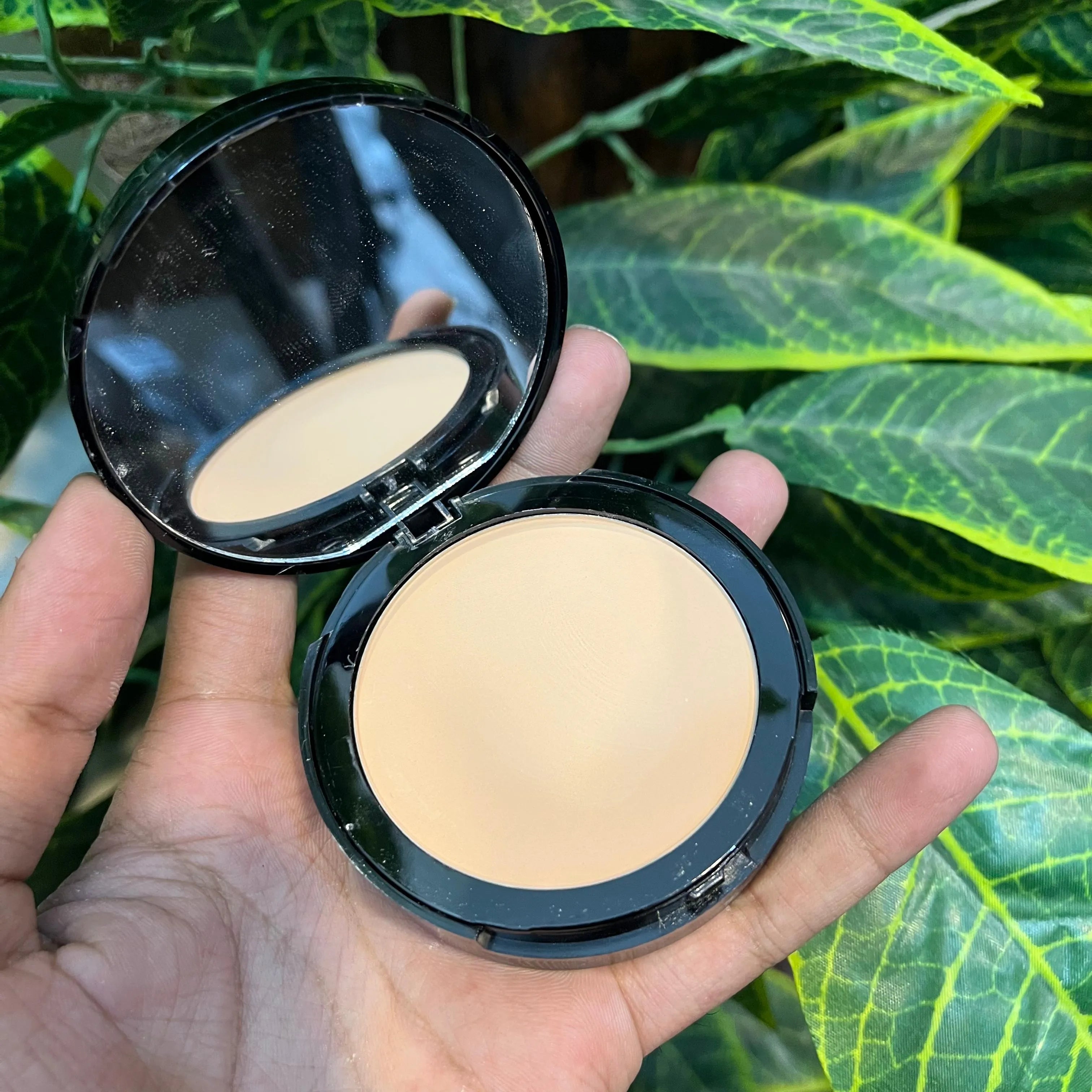 California Even Better Makeup Broad Spectrum Face Powder califffornia